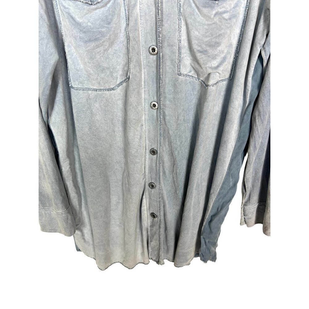 Scandal‎ button up top - Picture 3 of 7